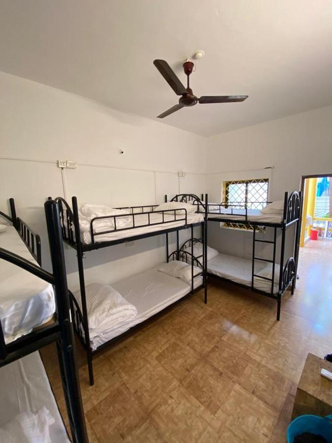El Barrio Hostelアンジュナ エクステリア 写真
